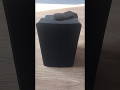 壁の台紙のスピーカー