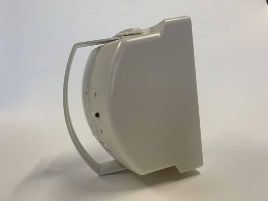 力の蛇口が付いている構内放送40Wの壁の台紙のスピーカー